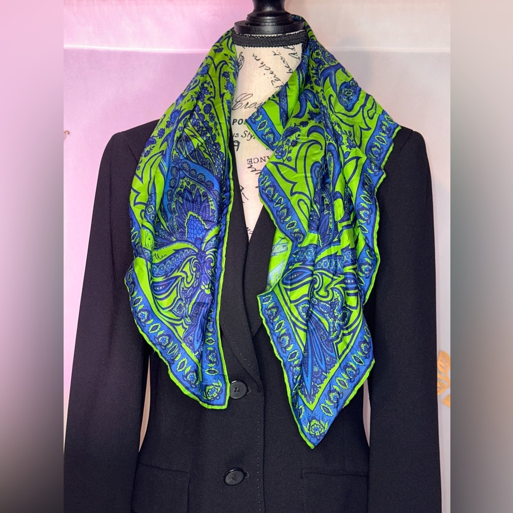Bold Richard Allan Scarf #B-003